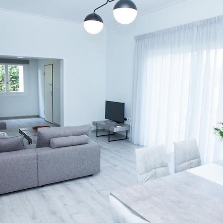 Sunny And Minimal Apt In Glyfada With 3 Bdrm Atina Dış mekan fotoğraf