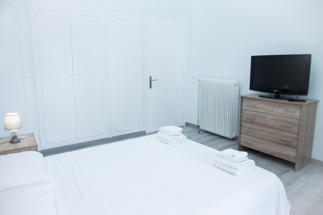 Sunny And Minimal Apt In Glyfada With 3 Bdrm Atina Dış mekan fotoğraf