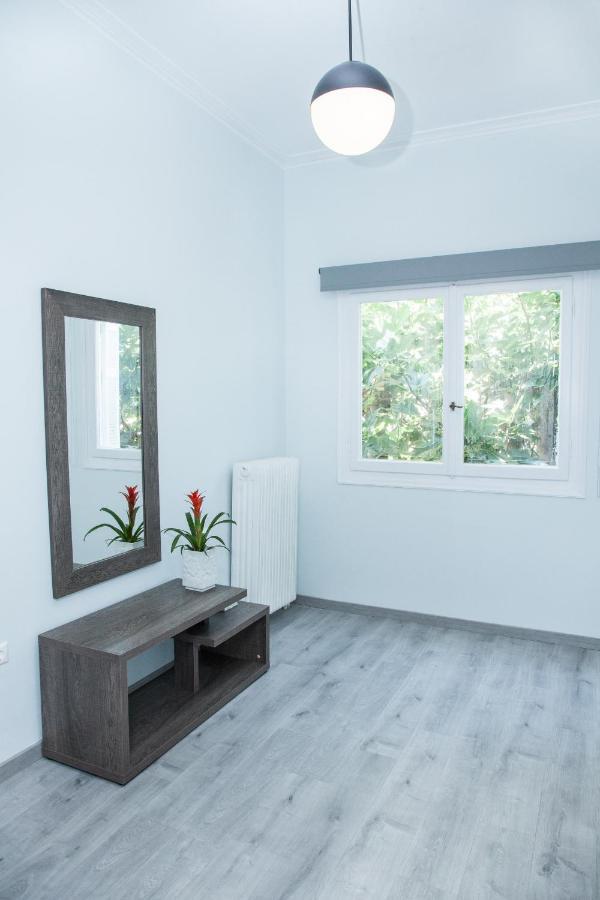 Sunny And Minimal Apt In Glyfada With 3 Bdrm Atina Dış mekan fotoğraf