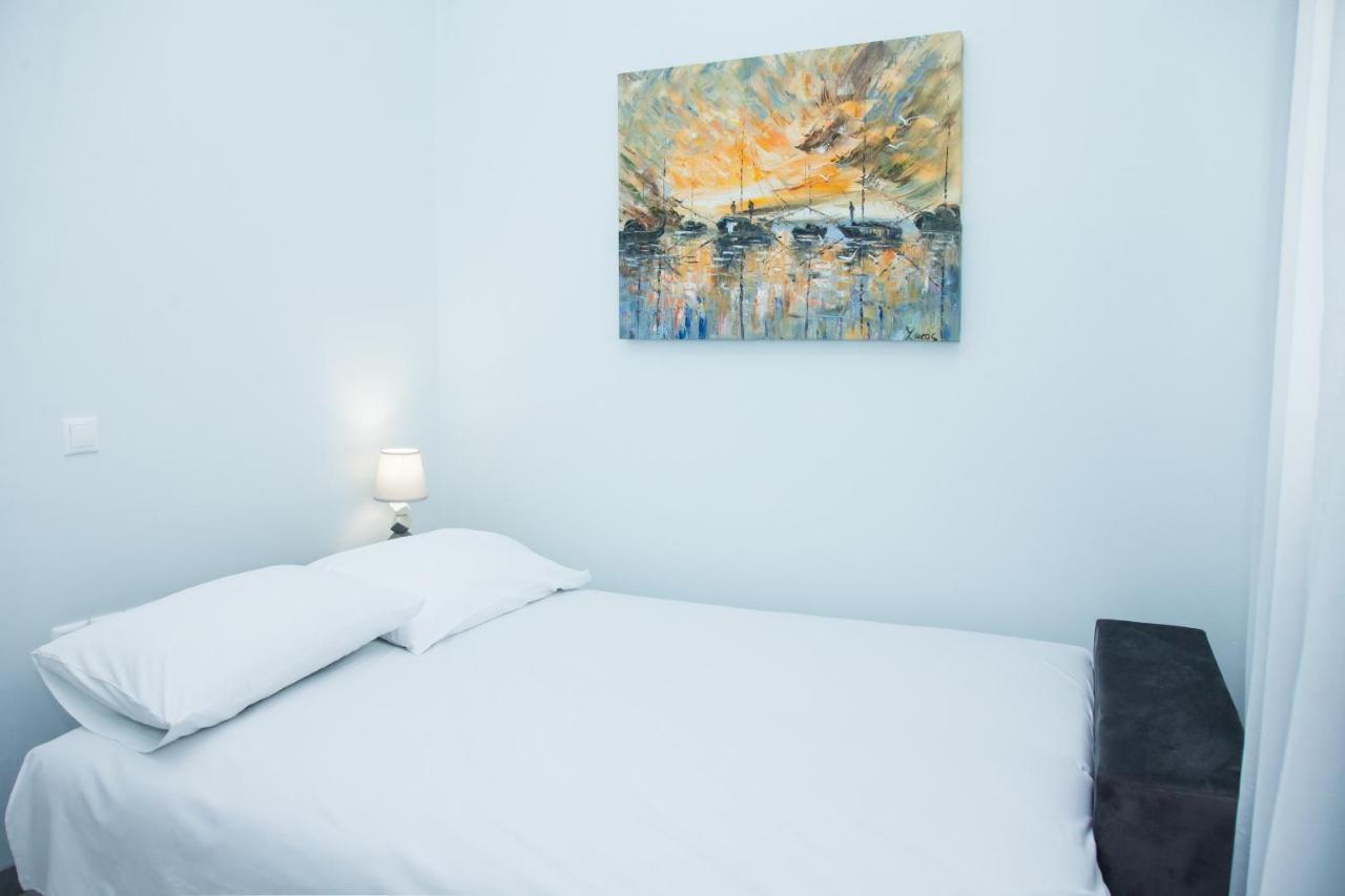 Sunny And Minimal Apt In Glyfada With 3 Bdrm Atina Dış mekan fotoğraf