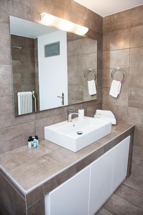 Sunny And Minimal Apt In Glyfada With 3 Bdrm Atina Dış mekan fotoğraf