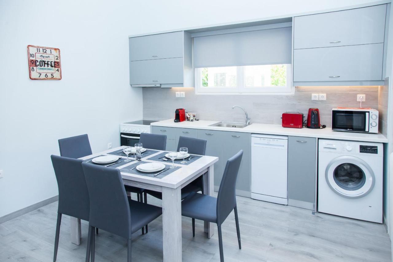 Sunny And Minimal Apt In Glyfada With 3 Bdrm Atina Dış mekan fotoğraf