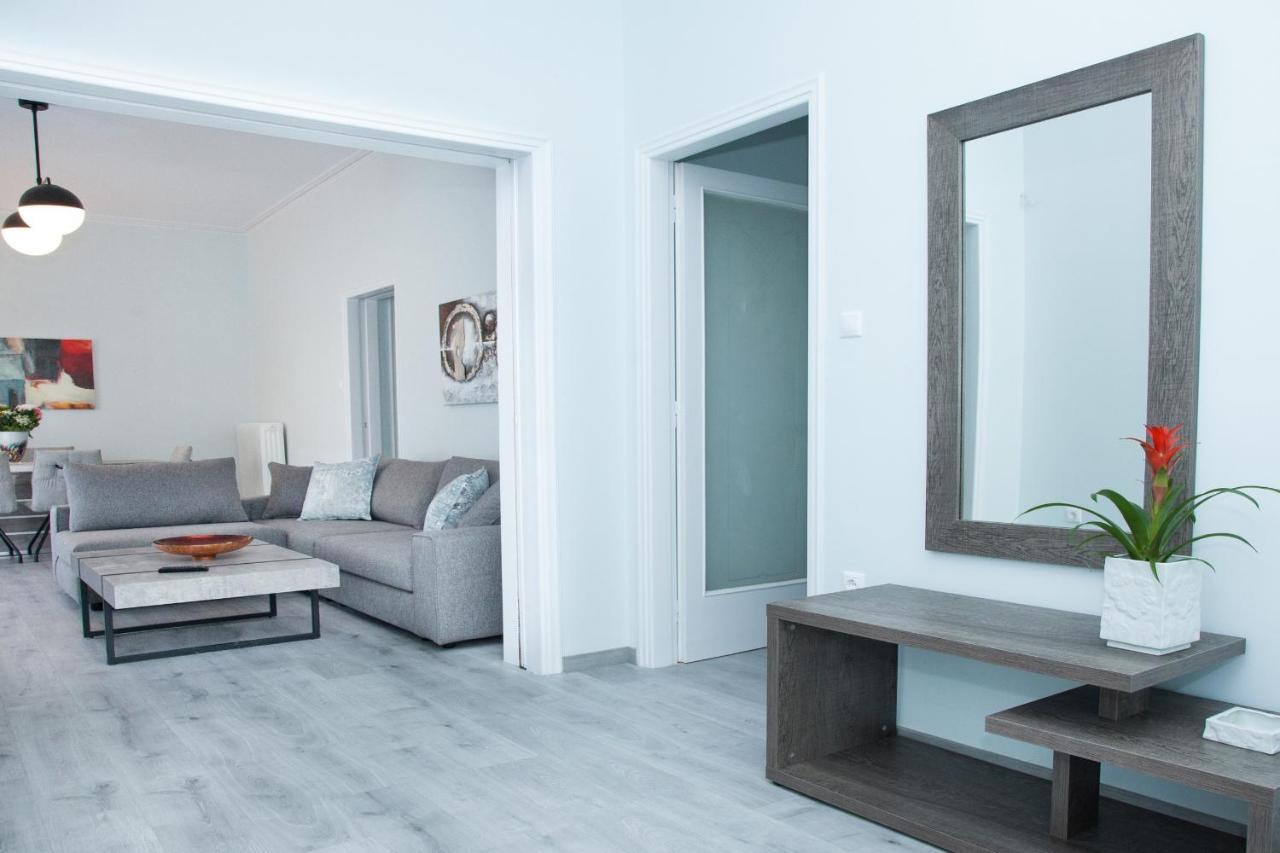 Sunny And Minimal Apt In Glyfada With 3 Bdrm Atina Dış mekan fotoğraf